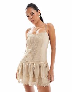 Платье-мини с кружевными вставками Stradivarius бежевого цвета
