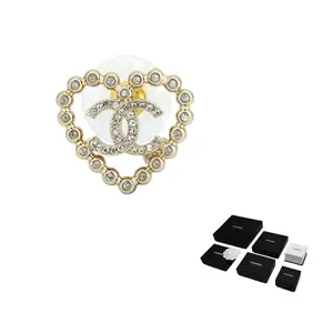 CHANEL Серьги-гвоздики Unisex Gold