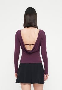 Топ Abercrombie & Fitch HARDWARE , Red