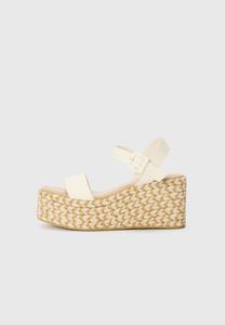 Эспадрильи MEMPHIS - Platform sandals Call it Spring, белый
