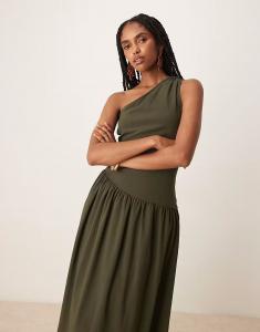Платье макси Mango на одно плечо с заниженной талией и мягким подолом-фонариком цвета хаки