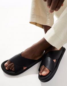 Сандалии с перекрещенными ремешками черного цвета Asos Design