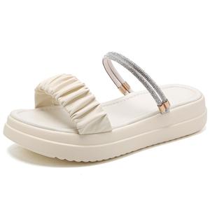 Шлепанцы женские бежевый Reivantix