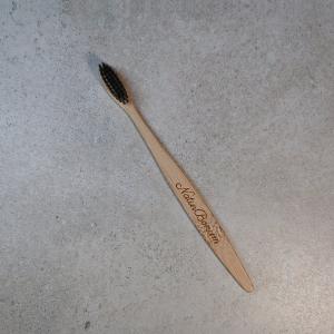 Детская зубная щетка из бамбука с угольной щетиной NaturBonum