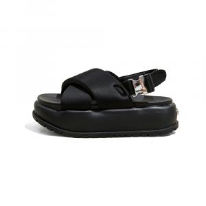 A poinsettia princess Женские пляжные сандалии Black