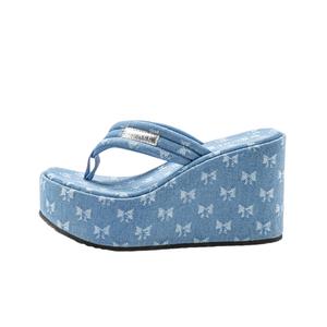 Шлепанцы женские BOREE, Light Blue (Butterfly Pattern)