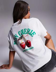 Эксклюзивная футболка Mon Cherie свободного кроя с принтом вишни на спине, цвет белый