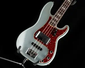 Fender Custom Shop Precision Bass Special Journeyman Relic Ice Blue Metallic Лимитированная серия
