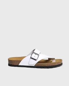 Женские кожаные сандалии на плоской подошве с пряжкой Toni Pons, белый