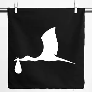 Наволочка Huuraa с изображением аиста и младенца, подарочная, 40x40 см, черный хлопок, с изображением аиста и младенца Hellweg Druckerei