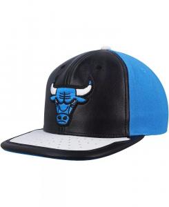 Мужская черно-белая бейсболка Chicago Bulls Day One Snapback Mitchell & Ness