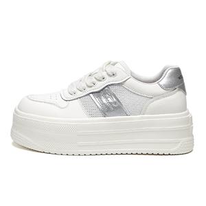 WOOS BOBO Легкие низкие скейтерские туфли для женщин с эффектом увеличения роста серебристо-белые, цвет Silver White