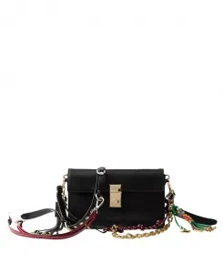 Небольшая кожаная сумка через плечо с мягким звучанием и подвесками. Prada, черный