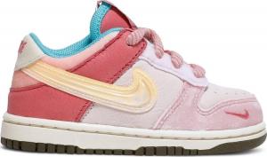 Кроссовки Nike Social Status x Dunk Low TD 'Strawberry Milk', розовый
