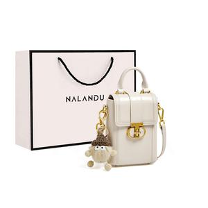 Narandu Кожаная сумка через плечо с аппликацией среднего размера женская экрю, Ecru