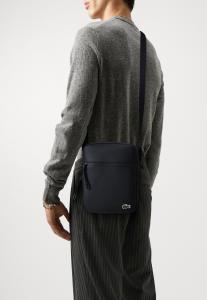 Сумка через плечо FLAT CROSSOVER BAG UNISEX Lacoste, цвет noir