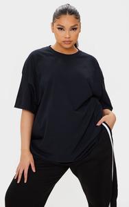 PrettyLittleThing Plus Ultimate Черная футболка большого размера