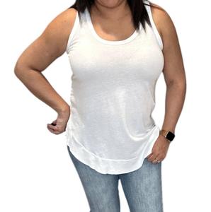 Майка с ребристым закругленным подолом белого цвета bobi