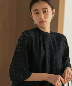 Блузка Flower Russell с кружевом и воротником-стойкой Suite, цвет Navy [075]