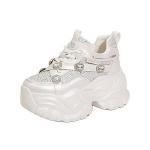 Milan love song Скользоустойчивые износостойкие легкие низкие массивные кроссовки женские белые, цвет White