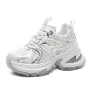 Shoe cabinet floral language Антискользящие и износостойкие низкие массивные кроссовки для женщин с утеплением белого цвета и высотой подошвы 9 см