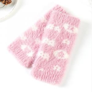 Перчатки без пальцев / согревающие запястья из искусственного меха с леопардовым узором Fashnzfab, розовый