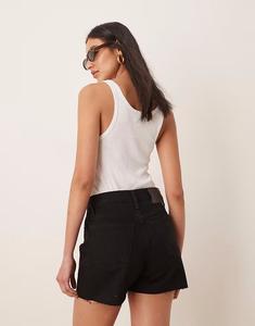 Шорты в стиле mom с необработанным краем Calvin Klein Jeans черного цвета