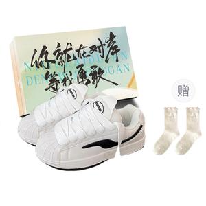 JimiXiong Женские низкие скейтерские кроссовки бело-черные с коробкой и носками в подарок, цвет White Black+(Box+Gift Socks)