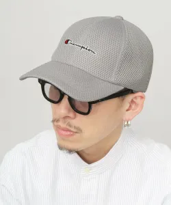 Бейсболка Champion с сетчатым козырьком, вышитым логотипом и длинным козырьком.