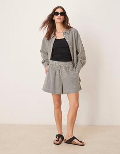 Шорты-трапеции в однотонную полоску Asos Design