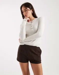 Коричневые шорты микро в коричневую полоску ASOS DESIGN