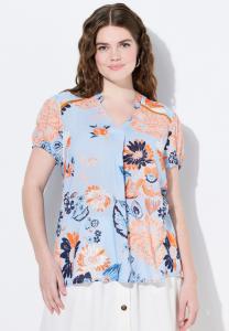 Блуза SUMMER FLORAL SHORT SLEEVE V-NECK Ulla Popken, светло-голубой
