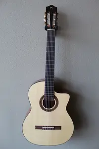 Совершенно новая классическая акустическая/электрогитара Cordoba C5-CE с крышкой из ели и чехлом для переноски