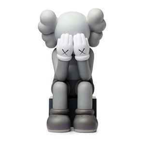 Виниловая фигурка Kaws Passing Through Open Edition, серый
