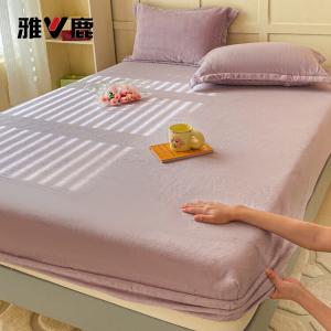 Yalu Простыня на резинке 150х200 см из молочного вельвета, утепленная, антистатик