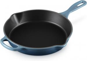 Высококачественная чугунная сковорода-гриль Le CreusetSignature, подходит для всех типов плит и духовок, диаметр 26 см, объем 2 литра, цвет шамбре