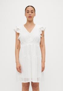 Повседневное платье VMHONEY V NECK SHORT DRESS Vero Moda Petite, белый