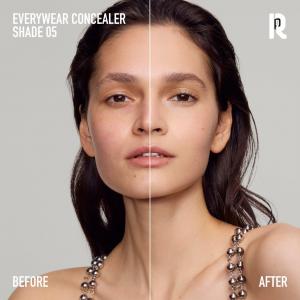 Увлажняющая сияющая сыворотка-консилер Everywear 24-Hour Hydrating Radiant Serum Concealer - 05 Rabanne, 05 (light with warm peach undertones)