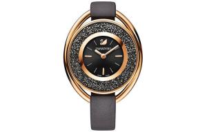 Женские часы с кварцевым механизмом на кожаном ремешке с черным циферблатом 5230943 Swarovski