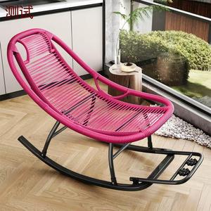 Yu Senyi Кресло-качалка из ротанга, модель 2024, цвет rose pink