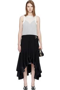 Sacai Черно-Белое атласное платье миди, сочетающее костюмную ткань