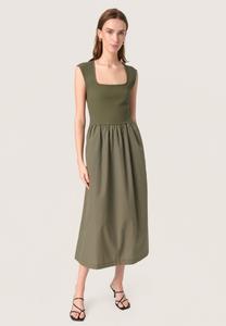 Платье Soaked in Luxury SIMONE PHOEBE , Grape Leaf/Evergreen