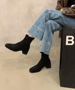 Короткие замшевые сапоги