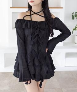 Блузка с оборками на бретелях