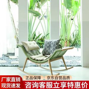 Плетеное кресло-качалка из массива дерева в скандинавском стиле с мягкими подушками