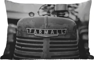 Подушка для улицы - Трактор - Черно-белый - 50x30 см - Устойчива к погодным условиям - Подушка для отдыха - Подушка для дивана - Украшение для гостиной MuchoWow