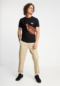 базовая футболка Crewneck Graphic 2 Pack Levi's, цвет white/mineral black