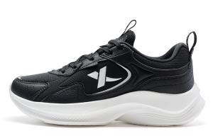 Антискользящие износостойкие низкие кроссовки для бега женские черно-белые XTEP