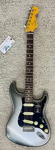 Fender American Professional II Stratocaster в цвете Mercury Silver с жестким футляром