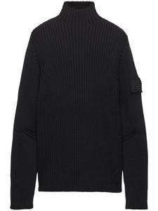 Свитер из шерстяной вязки в рубчик с нашивкой-логотипом Prada, черный